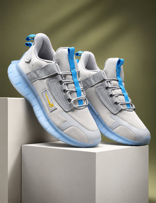 NETFLIX Men Gray-Yellow Sports Shoes
